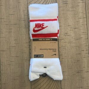 Nike Everyday Essential White and Red Socks